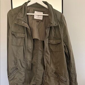 Utility Jacket in Olive green